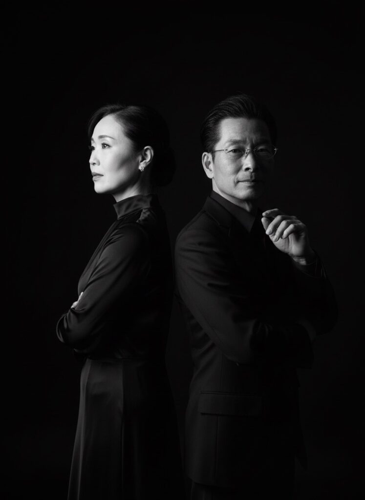 決めポーズ鈴木健一